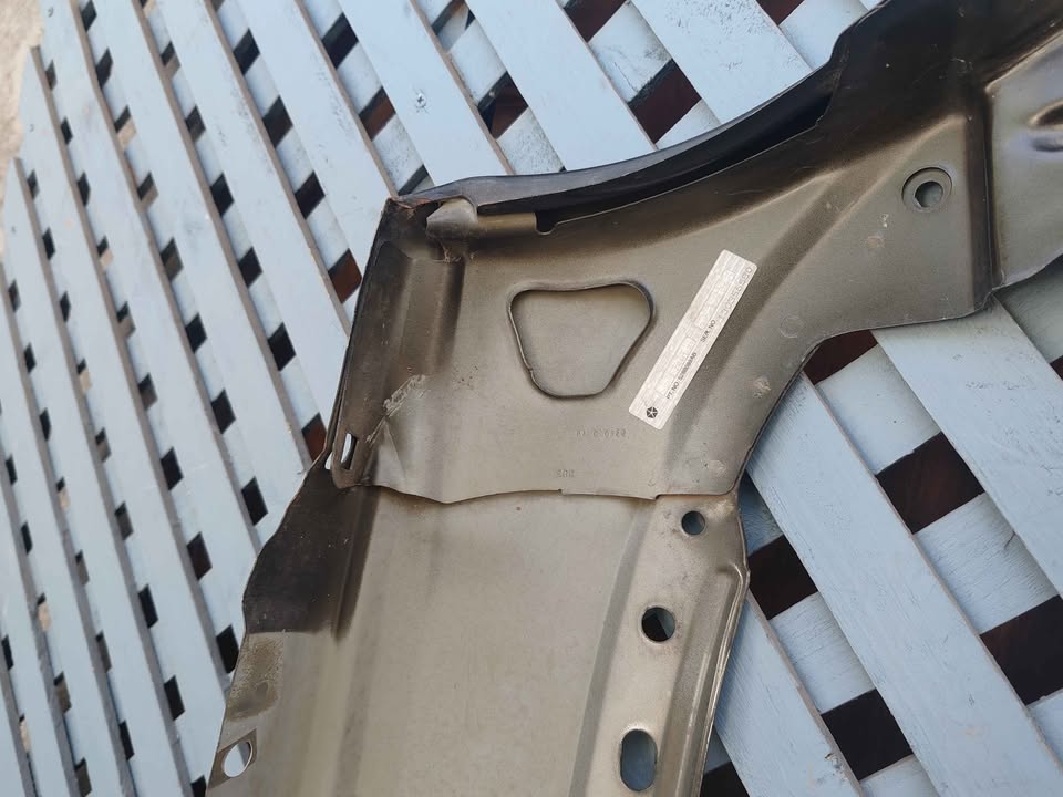 Tapabarro izquierdo Jeep Liberty 2005 - 2007 - Imagen 6