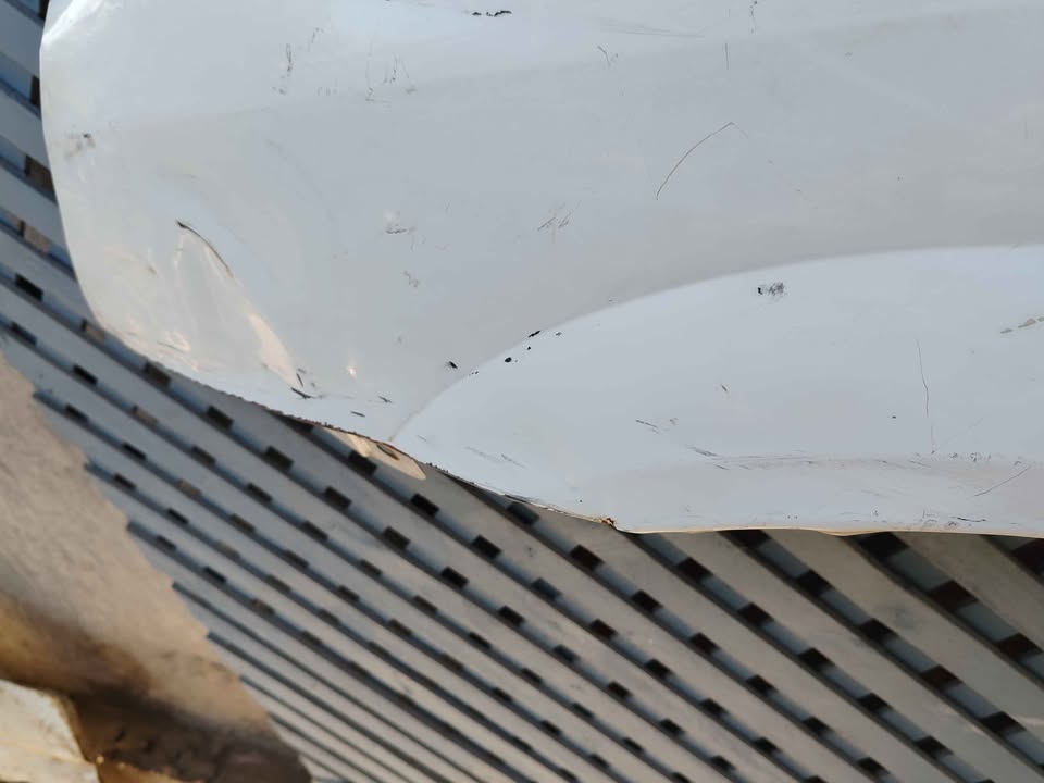 Tapabarro izquierdo Kia Carens 2004 - 2006 - Imagen 5