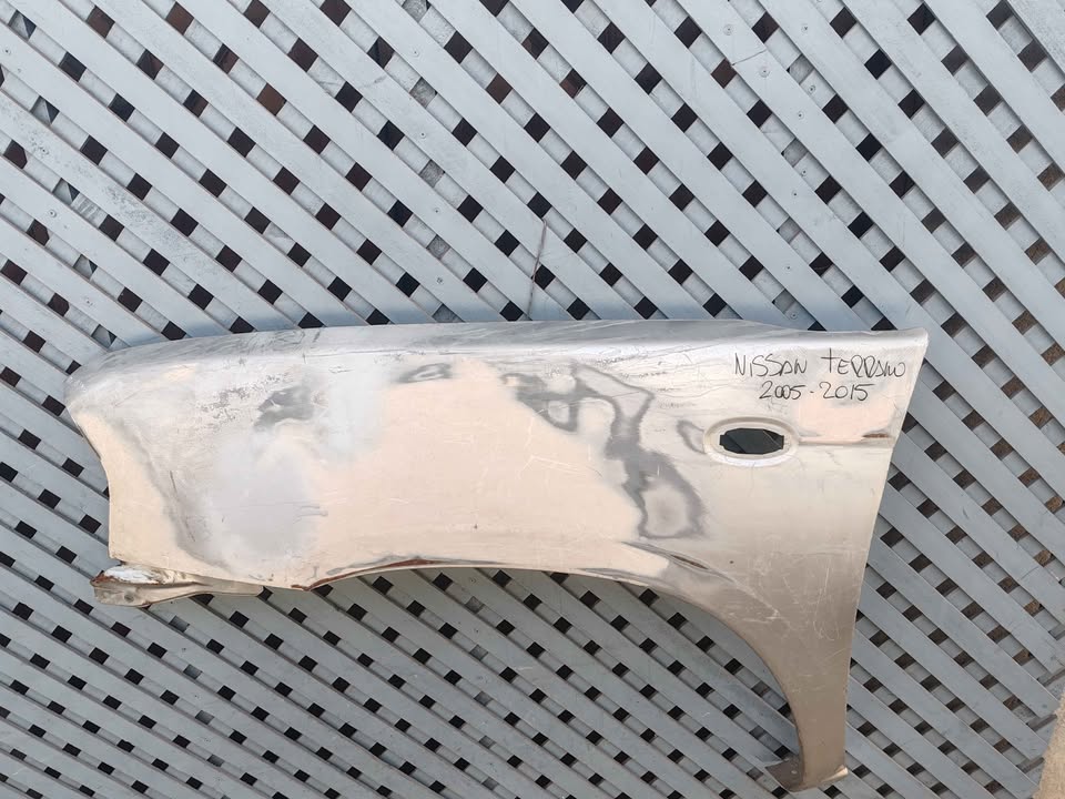 Tapabarro izquierdo Nissan Terreno 2005 - 2015 - Imagen 2
