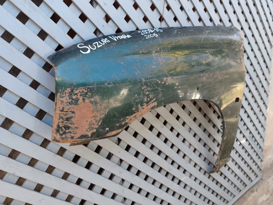 Tapabarro izquierdo Suzuki Vitara 2000 - 2006 - Imagen 3