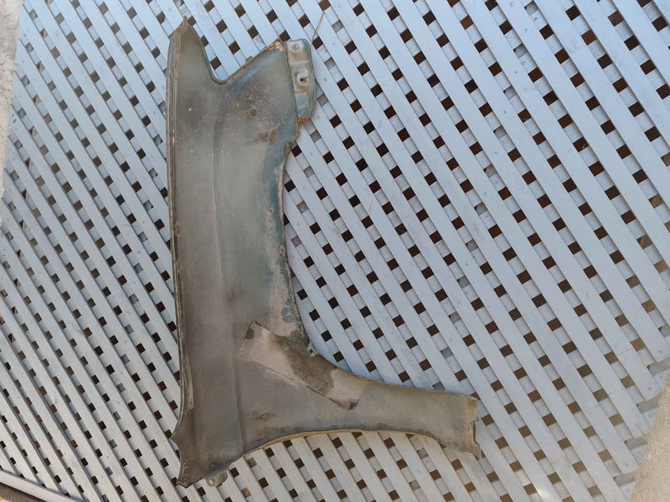 Tapabarro izquierdo Toyota Hilux 1998 - 2004 - Imagen 5