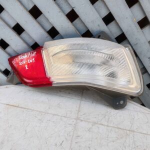 Mica de parachoque trasero derecho Honda Pilot 2016 - 2019