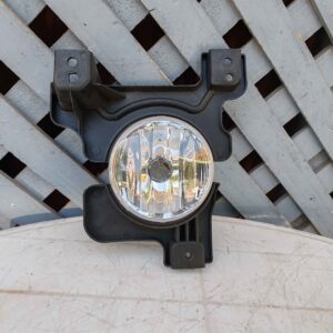 Neblinero izquierdo Mahindra Pick-Up 2019 - 2024