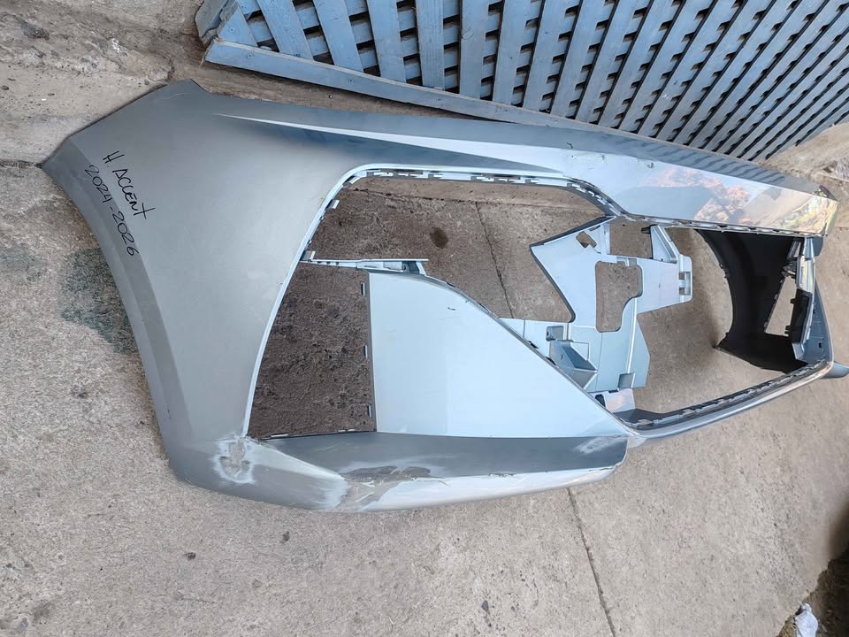 Parachoque delantero Hyundai Accent 2024 - 2026 - Imagen 3