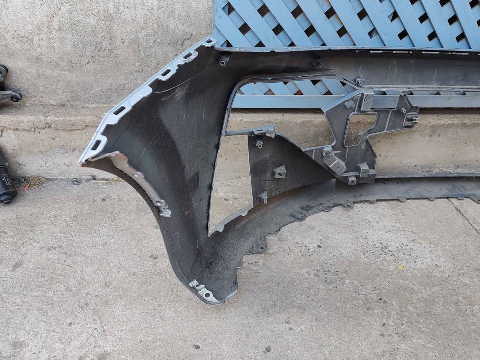 Parachoque delantero Hyundai Accent 2024 - 2026 - Imagen 9