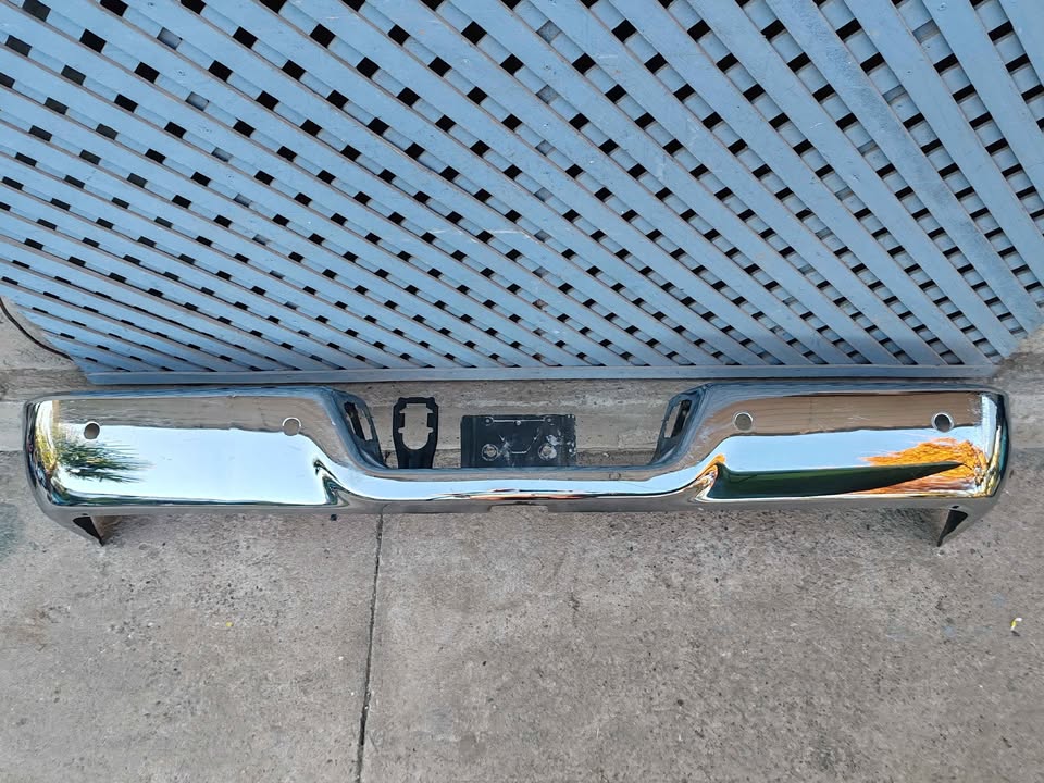Parachoque trasero Dodge Ram 1500 2013 - 2018
