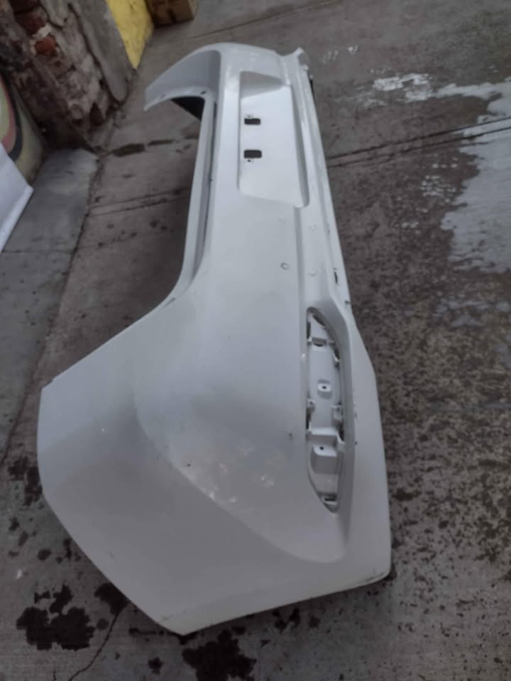 Parachoque trasero Toyota Auris 2017 - 2022 - Imagen 4