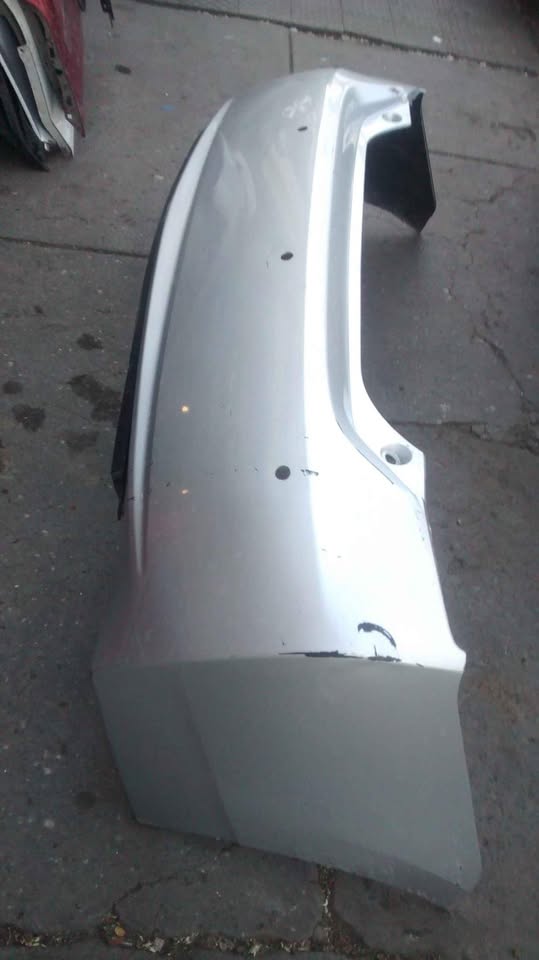 Parachoque trasero Toyota Prius 2010 - 2012 - Imagen 2