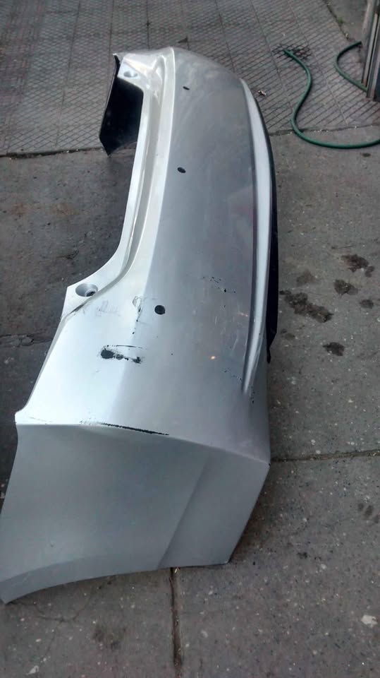 Parachoque trasero Toyota Prius 2010 - 2012 - Imagen 3