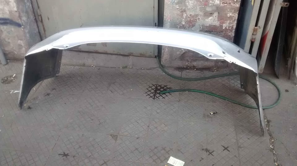Parachoque trasero Toyota Prius 2010 - 2012 - Imagen 4