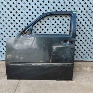 Puerta delantera izquierda Dodge Nitro 2007 - 2012