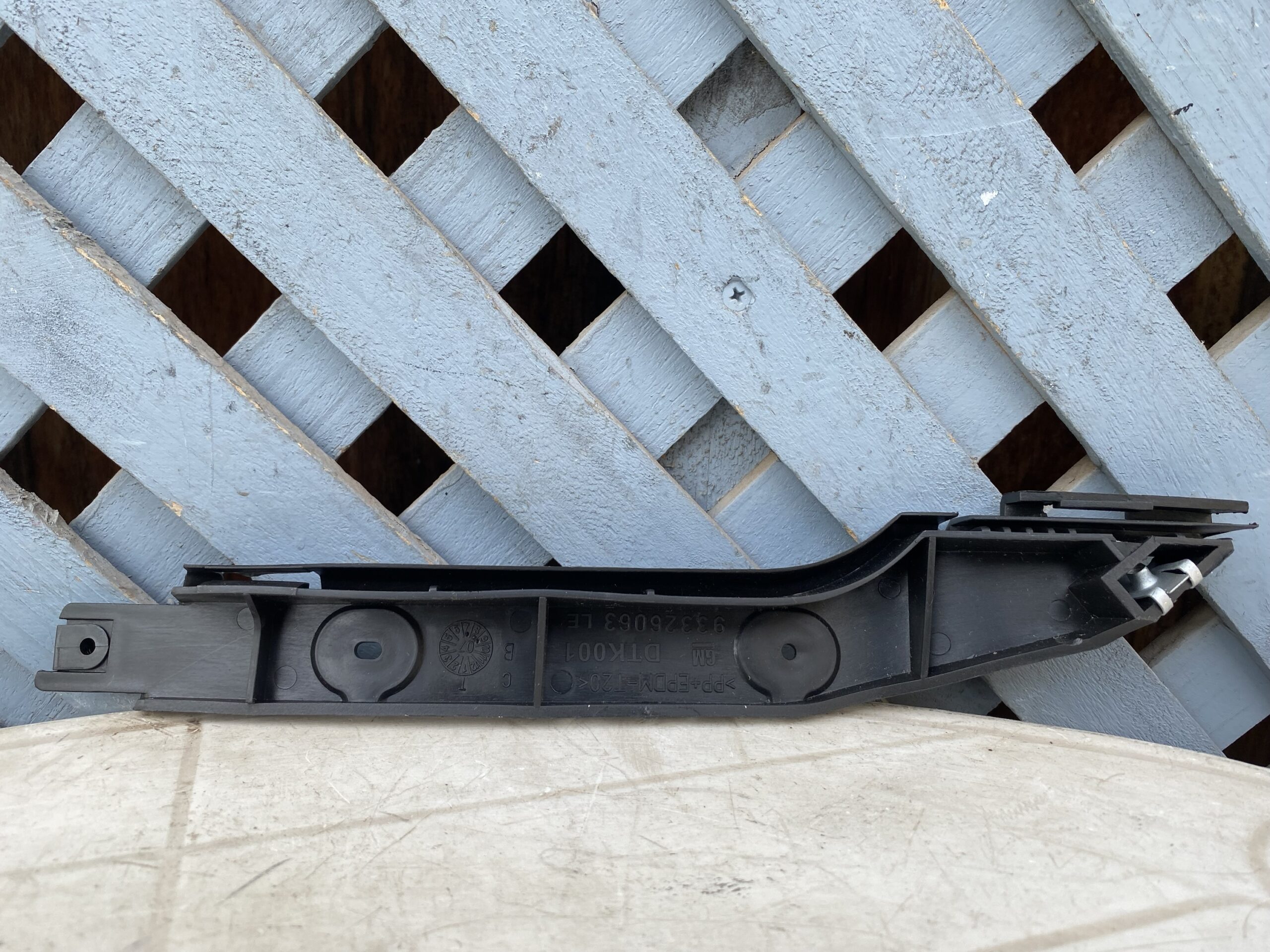 Mensula delantera izquierda Chevrolet Zafira 2001 - 2012 - Imagen 2