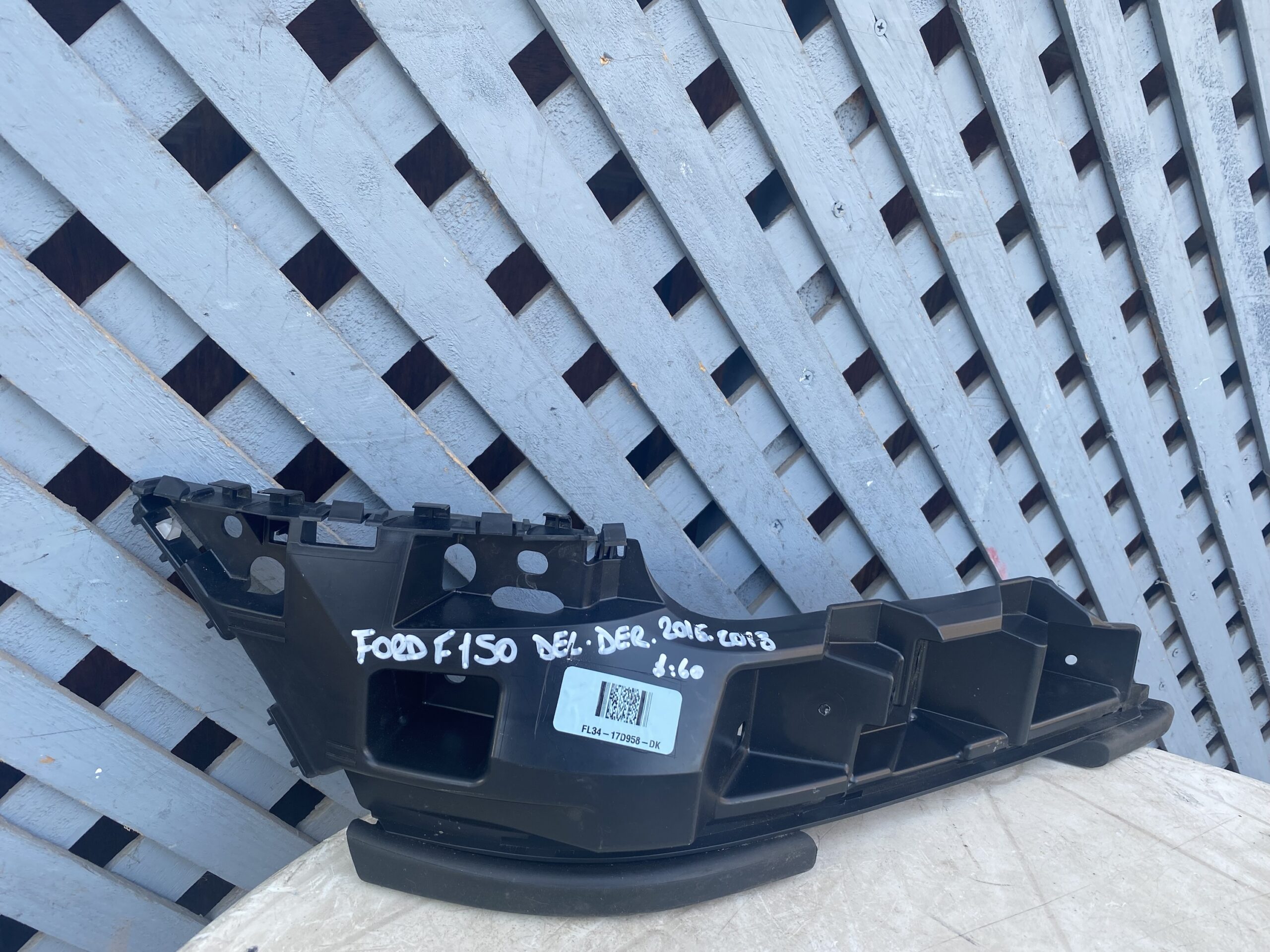 Mensula delantera derecha Ford F150 2016 - 2018