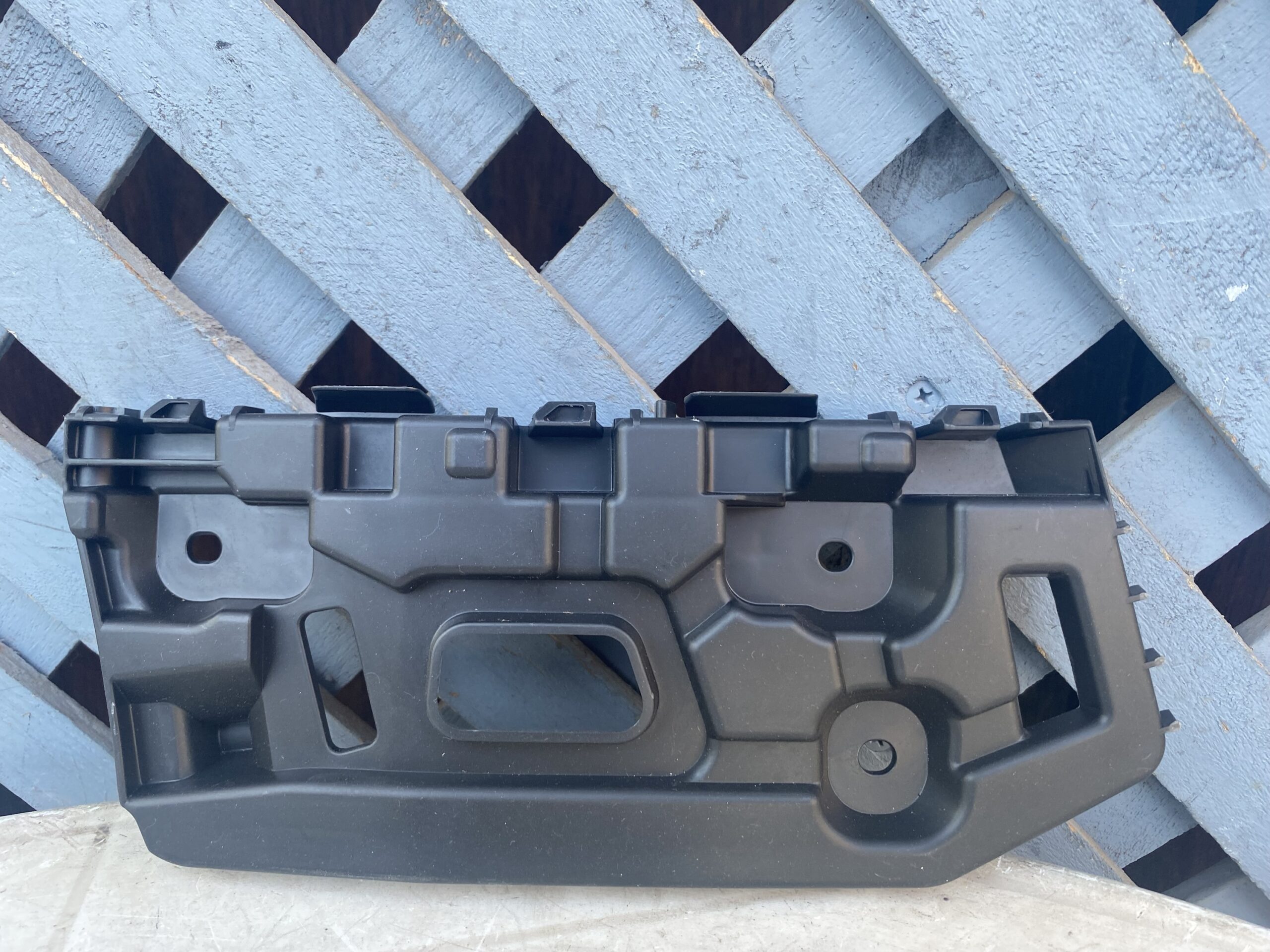 Mensula delantera izquierda Renault Dokker 2012 - 2021
