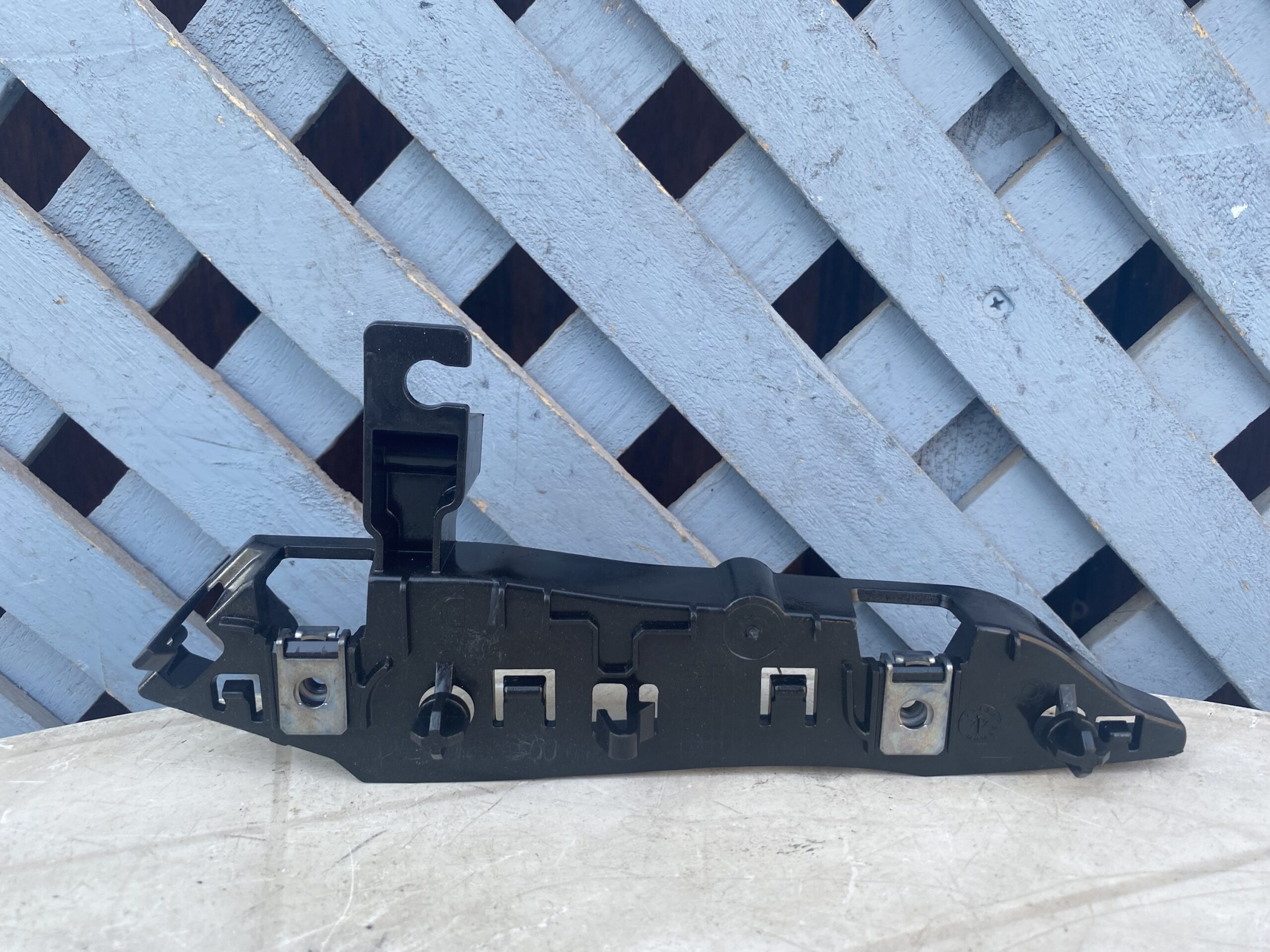 Mensula delantera derecha Peugeot 3008 5008 2019 - 2022