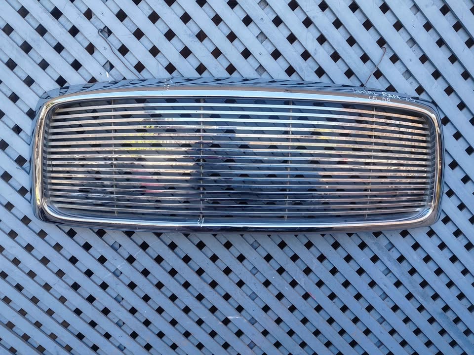 Máscara Dodge RAM 2500 2005 - 2008