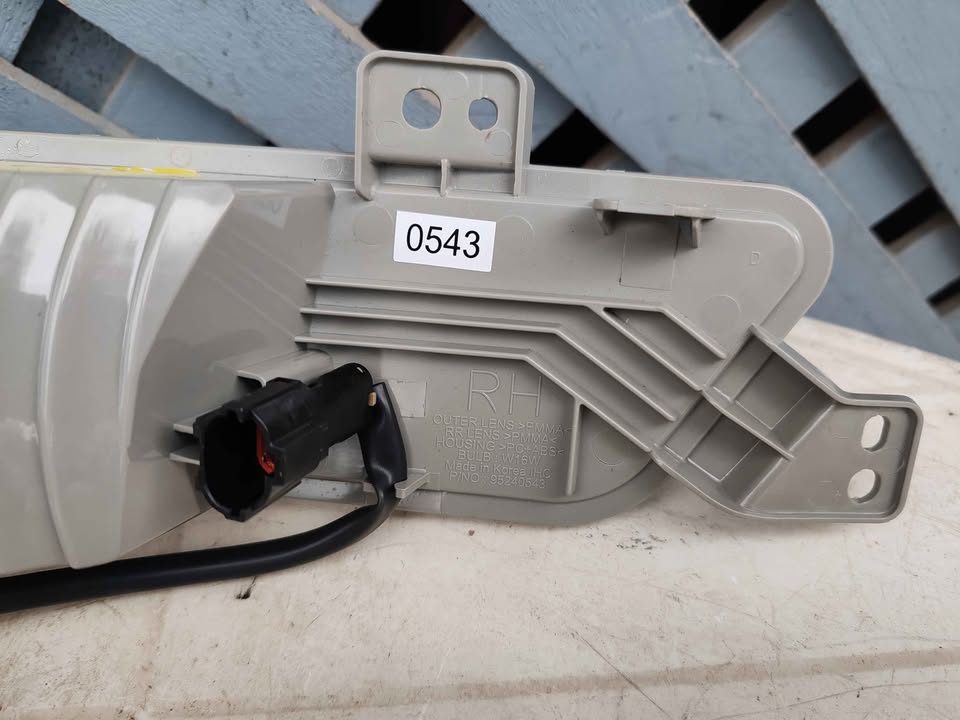 Mica de parachoque trasero derecho Chevrolet Cruze HB 2010 - 2015 - Imagen 4