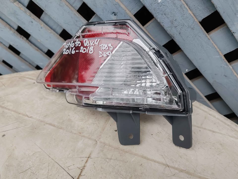 Mica de parachoque trasero derecho Toyota Rav4 2016 - 2018 - Imagen 3