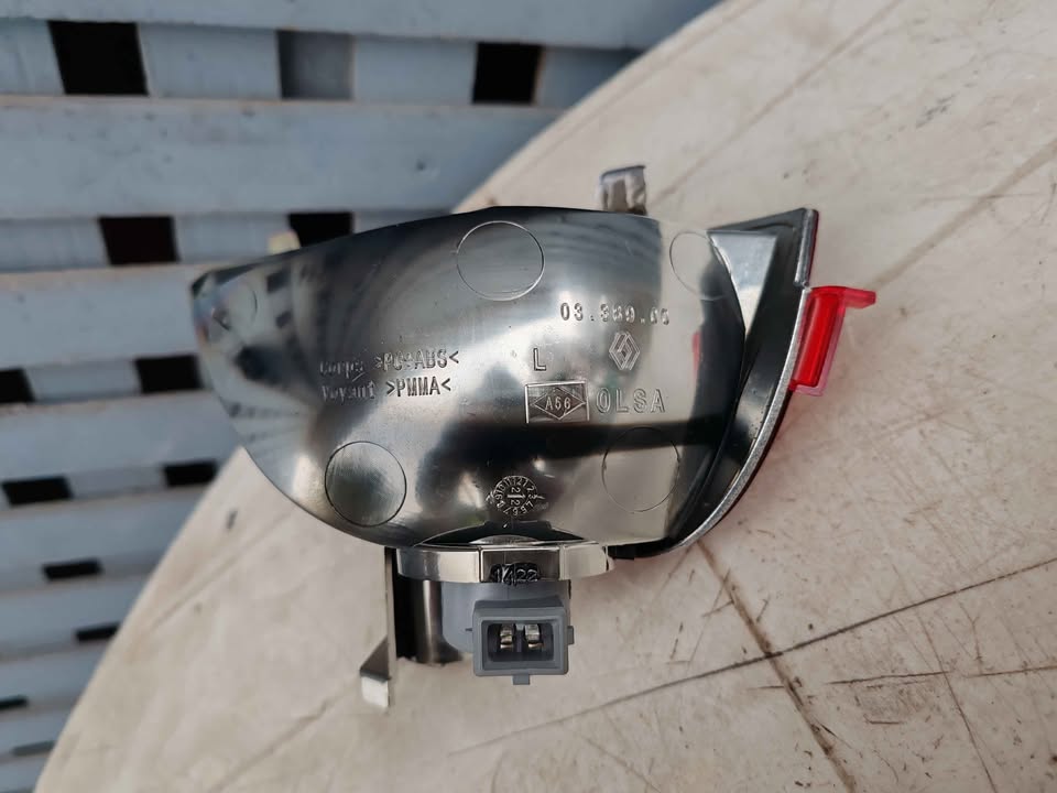 Mica de parachoque trasero izquierdo Renault Captur 2013 - 2019 - Imagen 4