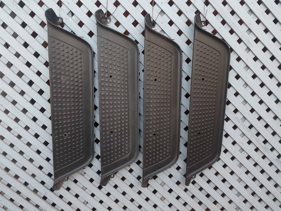Moldura central de parachoque trasero Volkswagen Amarok 2010 - 2022