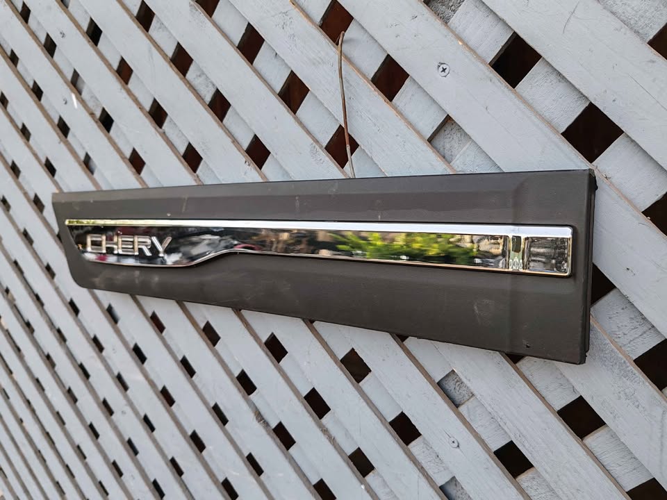 Moldura de puerta trasera derecha Chery Grand Tiggo 2015 - 2016 - Imagen 2