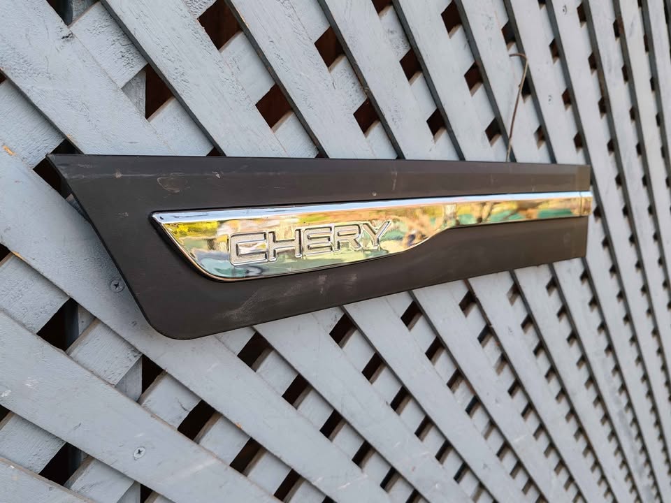 Moldura de puerta trasera derecha Chery Grand Tiggo 2015 - 2016 - Imagen 3