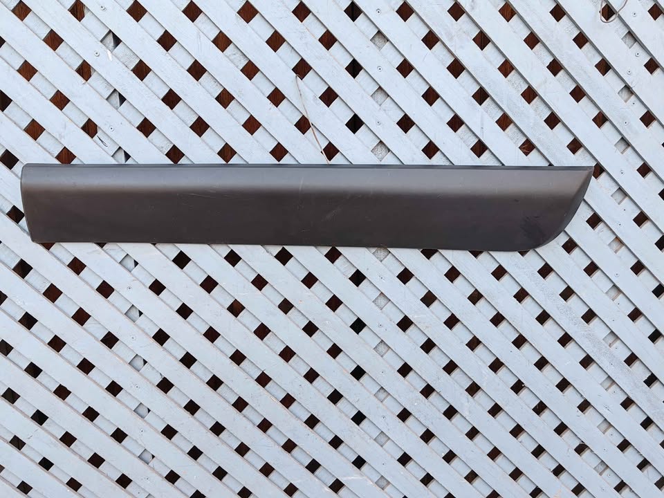 Moldura de puerta trasera izquierda Renault Dokker 2015 - 2021