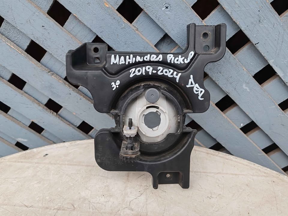 Neblinero derecho Mahindra Pick Up 2019 - 2024 - Imagen 4