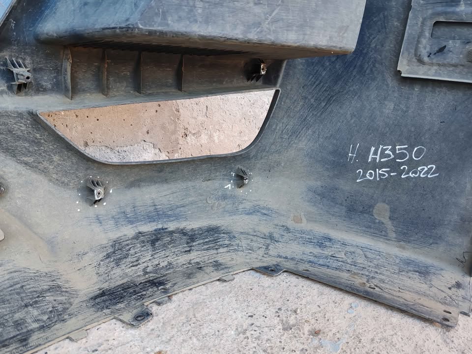 Parachoque delantero Hyundai H350 2015 - 2022 - Imagen 7