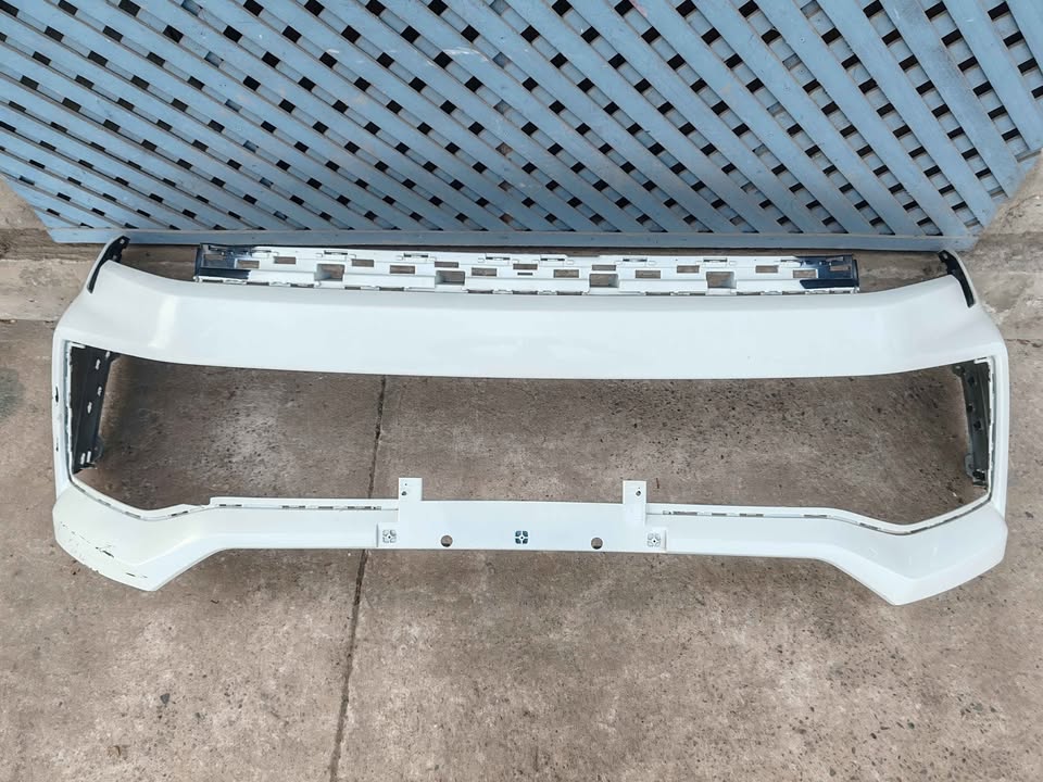 Parachoque delantero JAC JS4 2021 - 2025
