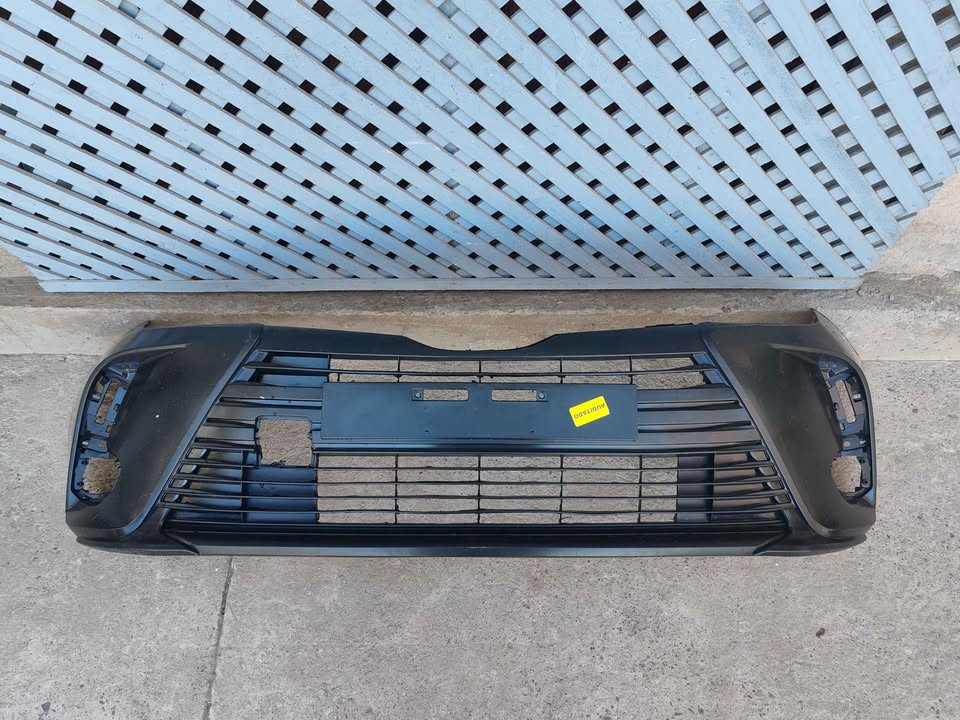 Parachoque delantero Toyota Yaris sedan 2022 - 2023