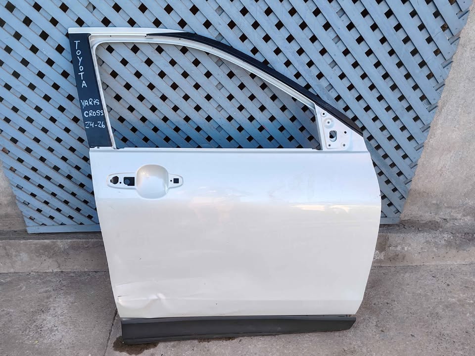 Puerta delantera derecha Toyota Yaris Cross 2024 - 2026 - Imagen 2