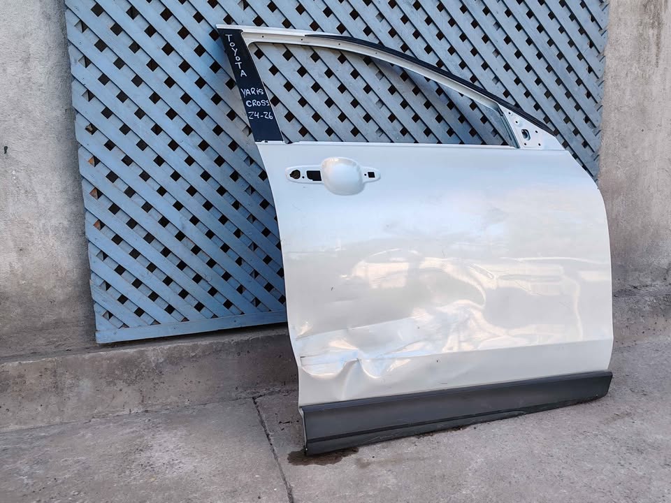 Puerta delantera derecha Toyota Yaris Cross 2024 - 2026 - Imagen 3