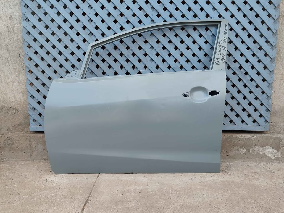 Puerta delantera izquierda Kia Cerato 2013 - 2018