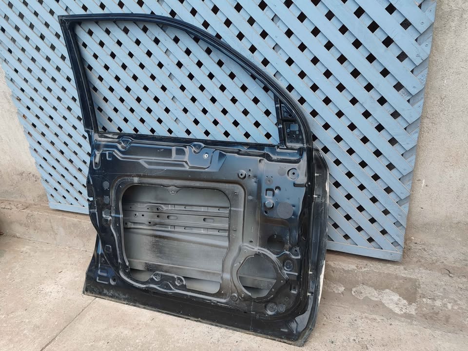 Puerta delantera izquierda Nissan Xtrail T31 2009 - 2014 - Imagen 6