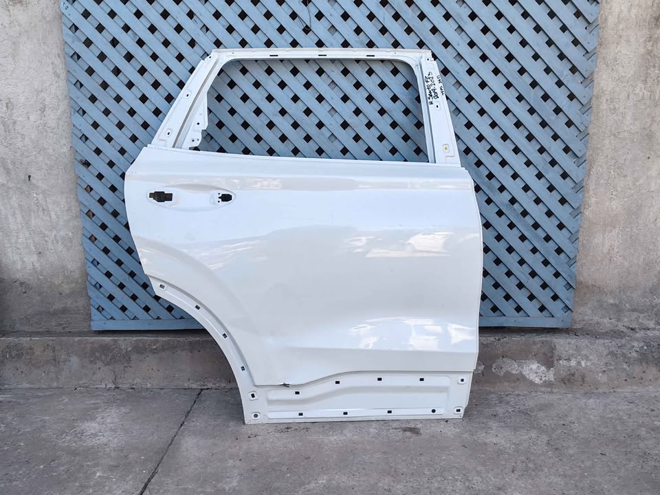 Puerta trasera derecha Hyundai Santa Fe 2019 - 2023