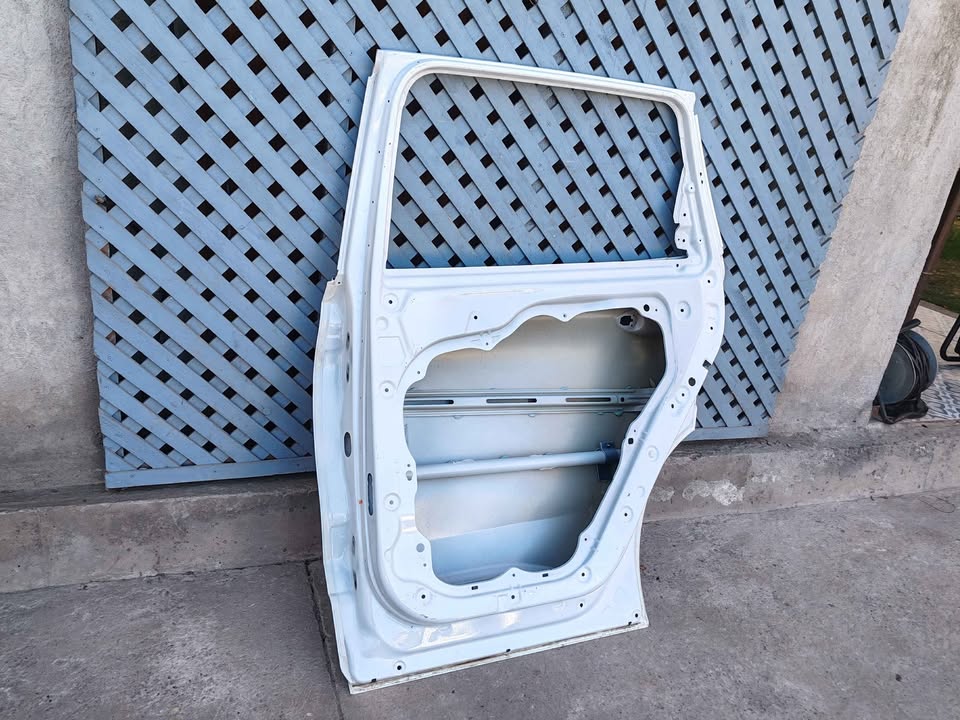 Puerta trasera derecha Hyundai Santa Fe 2019 - 2023 - Imagen 6