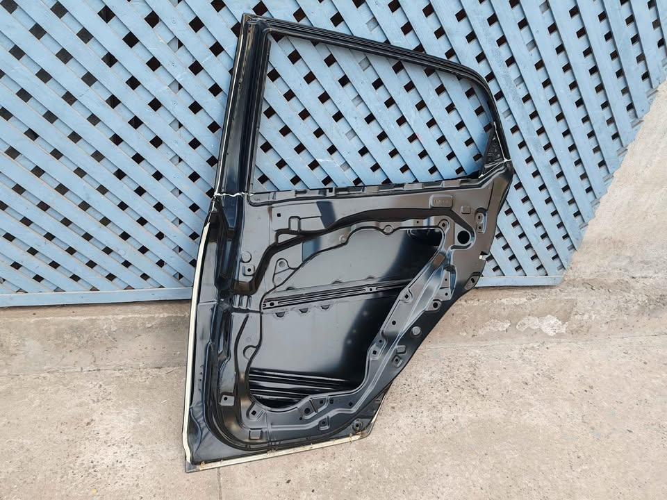 Puerta trasera derecha Mazda 2 sport 2008 - 2014 - Imagen 9