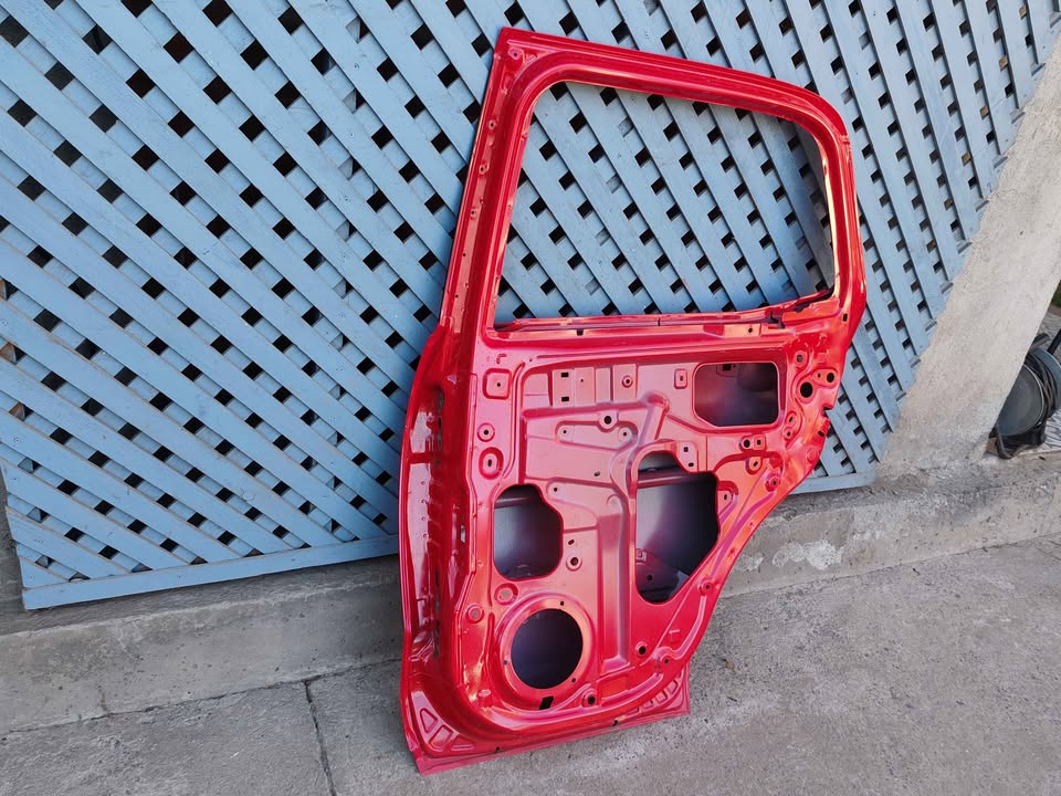Puerta trasera derecha Toyota Raize 2021 - 2026 - Imagen 6