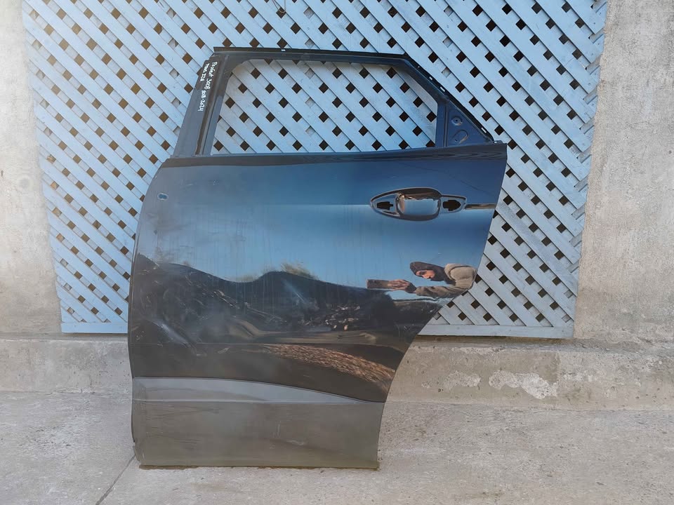 Puerta trasera izquierda Peugeot 3008 2018 - 2024
