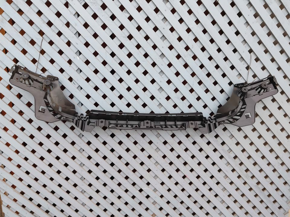 Soporte central de parachoque trasero BMW F30 2012 - 2018 - Imagen 6
