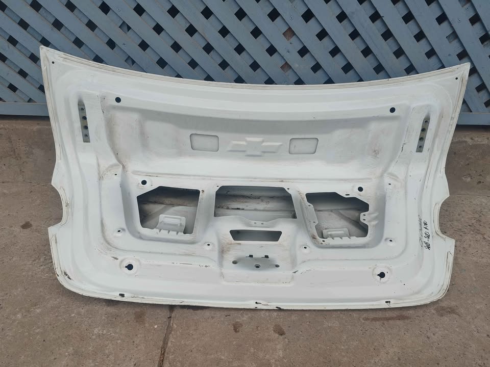 Tapa maleta Chevrolet Cavalier 2018 - 2021 - Imagen 9