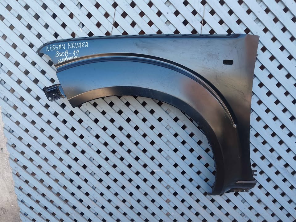 Tapabarro izquierdo Nissan Navara 2008 - 2014